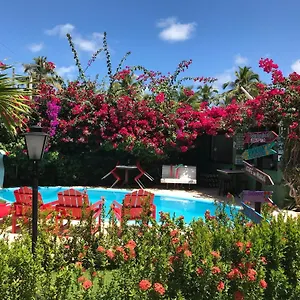 2* Casa de hóspedes Suítes Bouganville